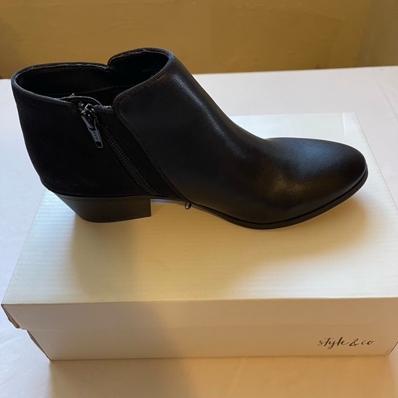 Style & Co Woman’s ankle booties. Size 8M - Picture 7 of 7